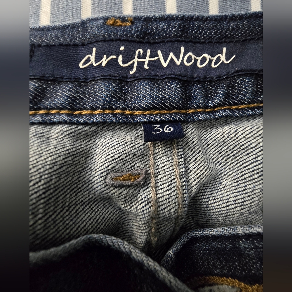 Driftwood Distressed Blue Jeans - Picture 4 of 9